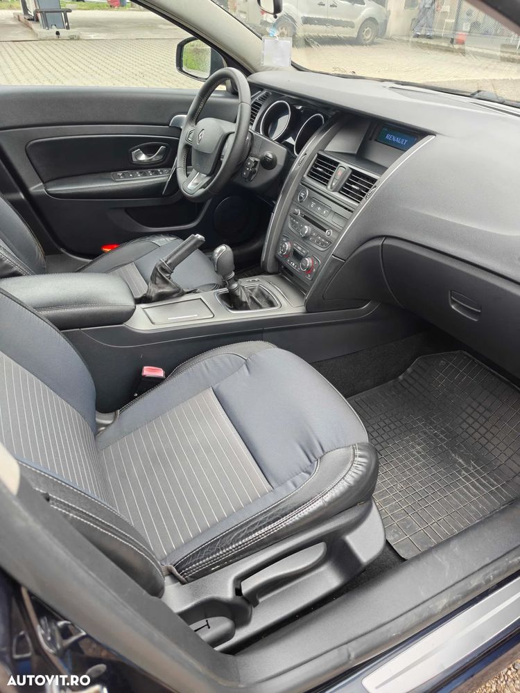 Renault Latitude - 22