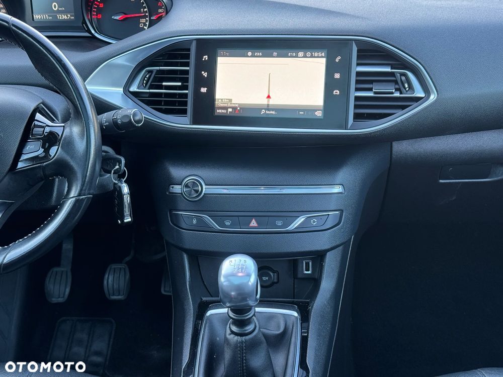 Peugeot 308 1.5 BlueHDi Allure S&S - 19