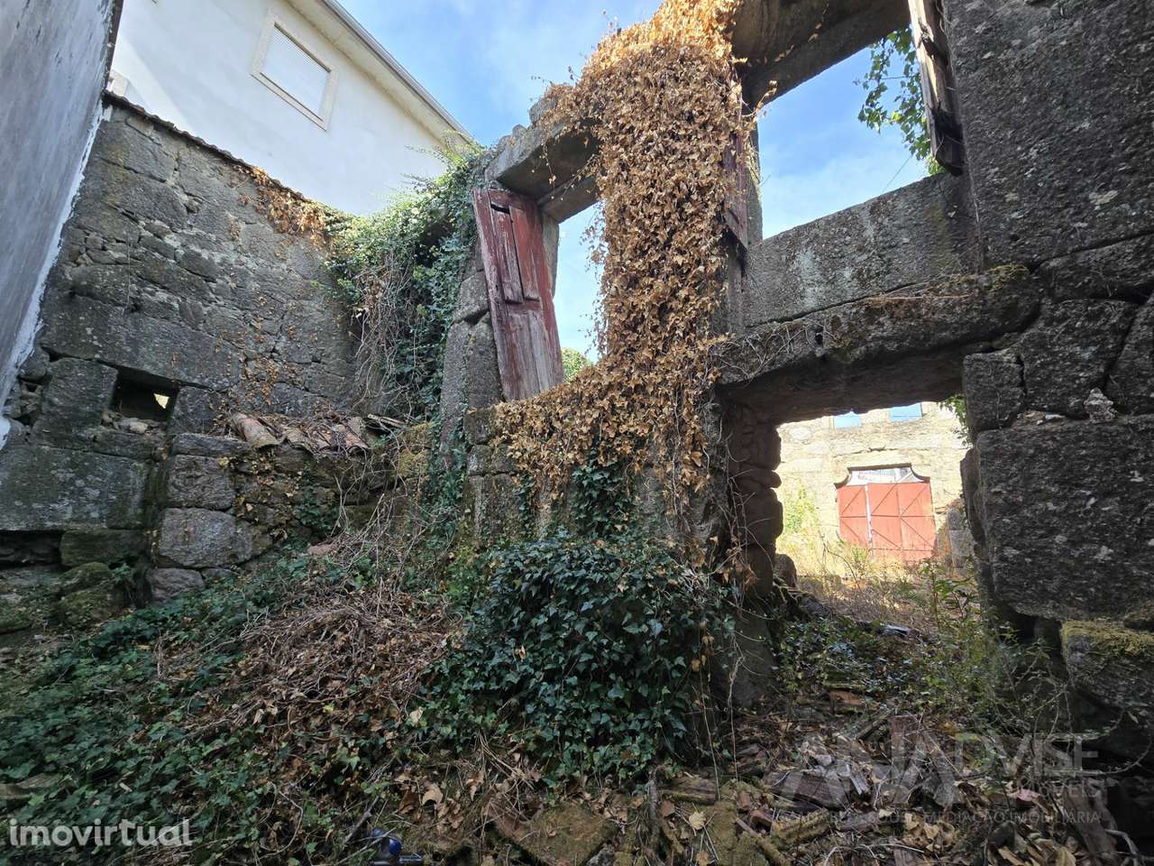 Moradia para Restaurar T2 Venda em São João de Lourosa,Viseu - Grande imagem: 5/12