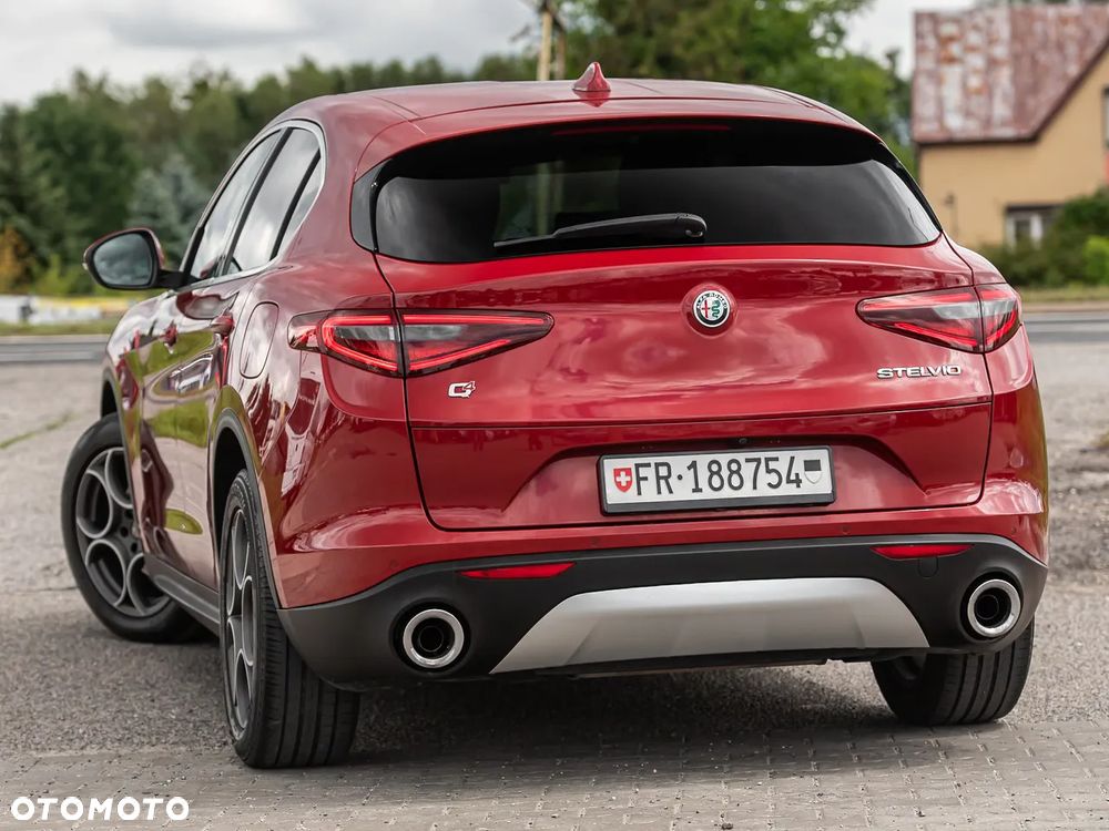 Alfa Romeo Stelvio - 8