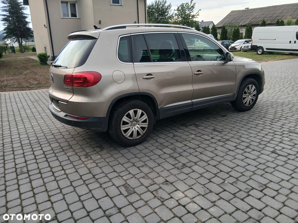 Volkswagen Tiguan 2.0 TDI DPF 4Motion BlueMotion Technology DSG Exclusive - 4