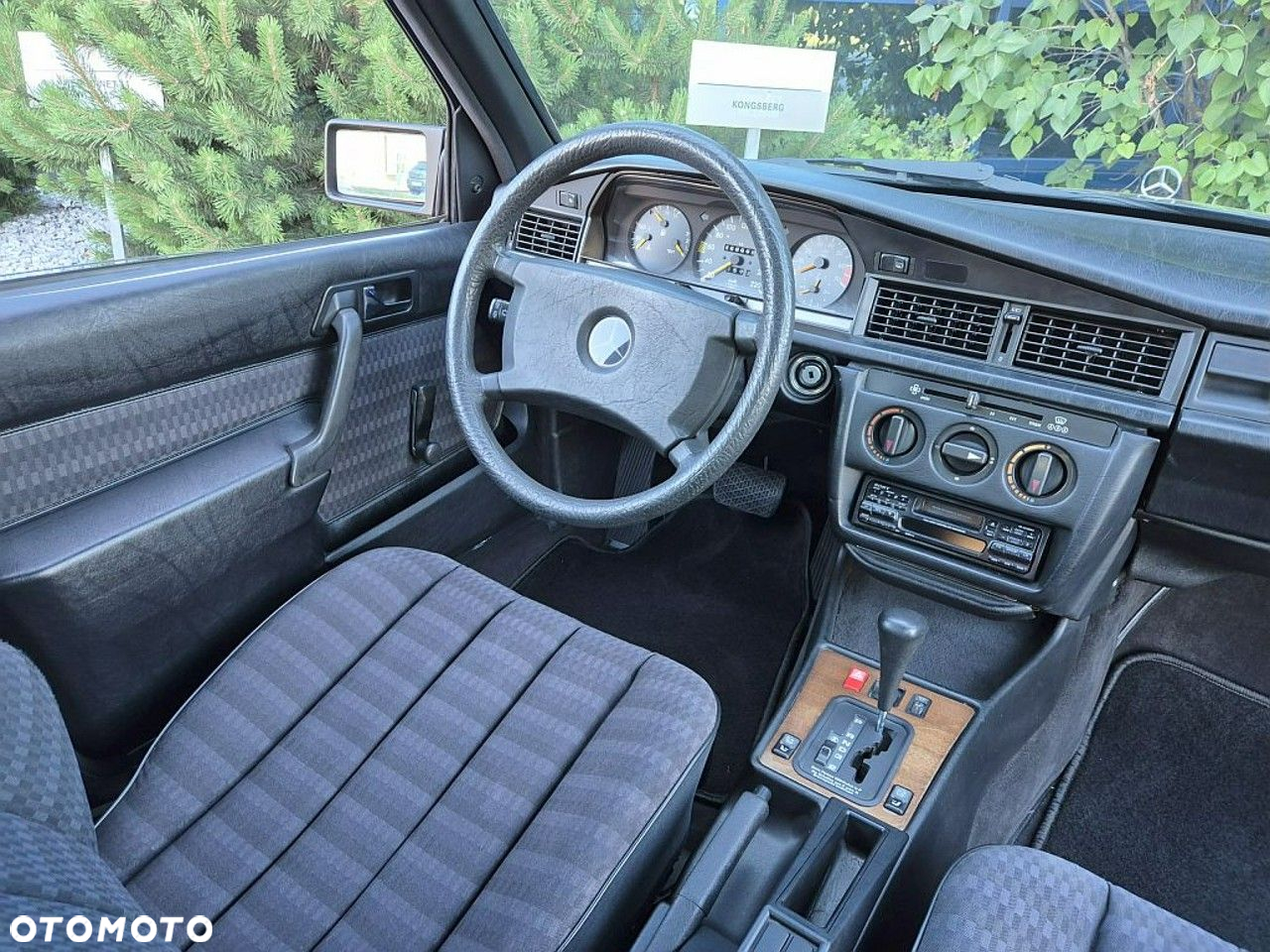 Mercedes-Benz W201 (190) - 10