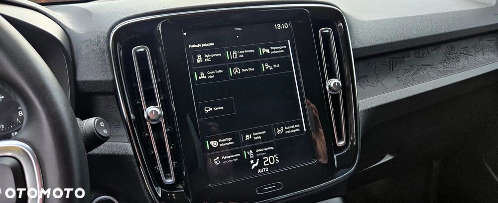 Volvo XC 40 T3 Momentum Pro - 32