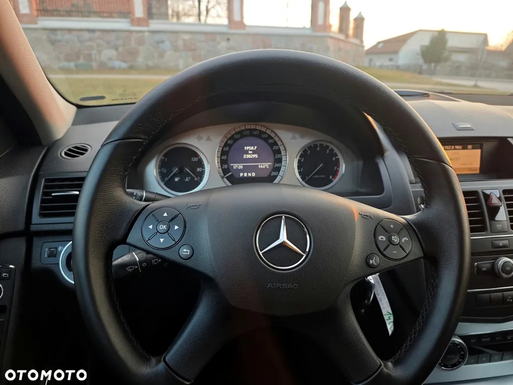 Mercedes-Benz Klasa C 180 T Kompressor Automatik Avantgarde - 38