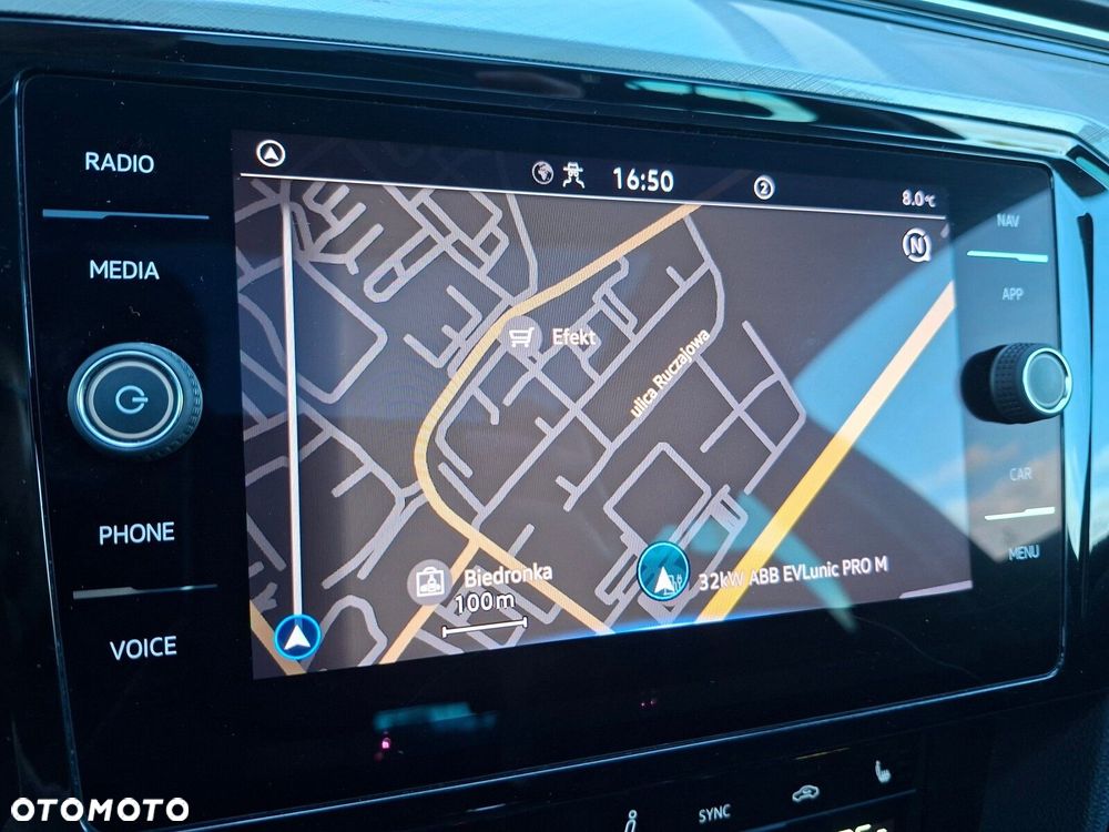 Volkswagen Passat - 25