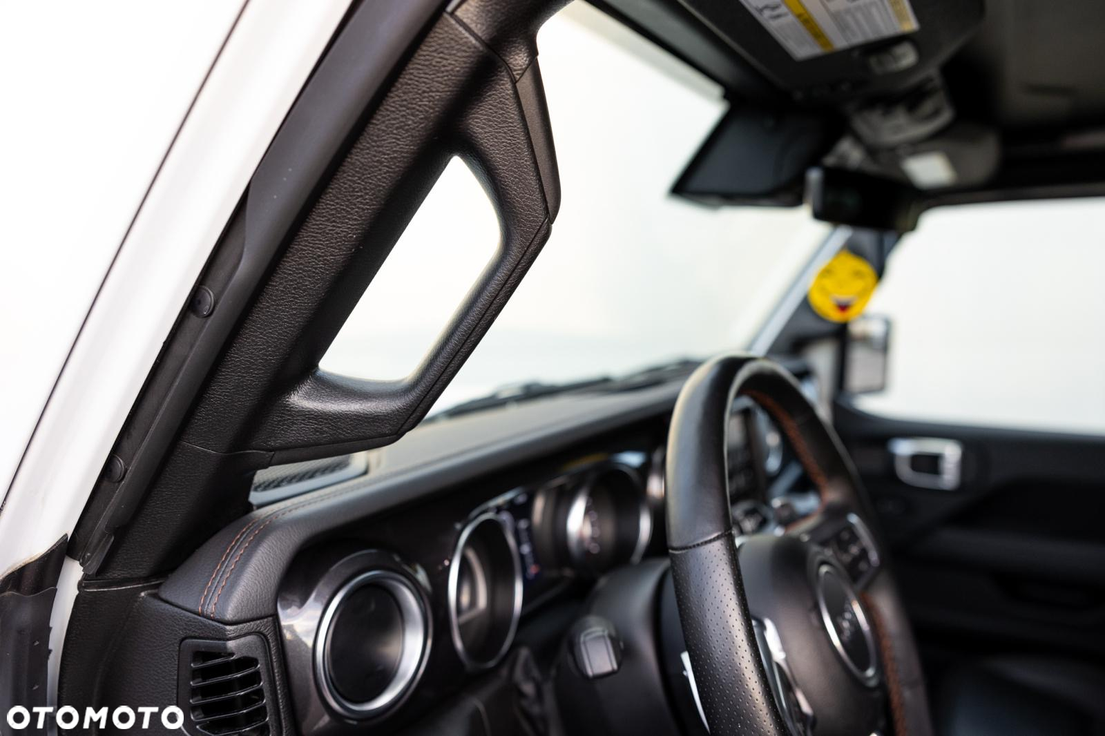 Jeep Wrangler - 35