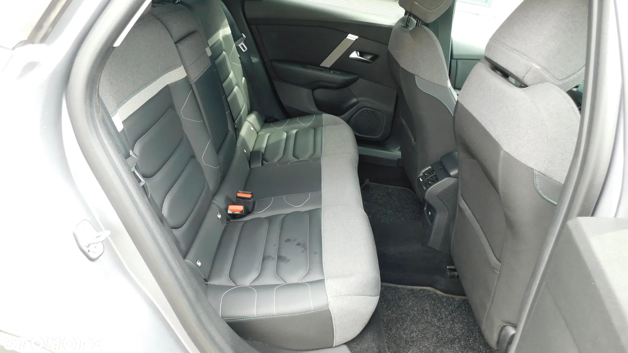 Citroën C4 1.2 PureTech Shine S&S - 27