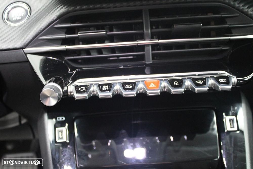 Peugeot e-2008 Allure - 28