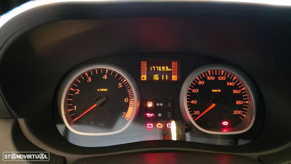 Dacia Duster 1.5 dCi Prestige - 33