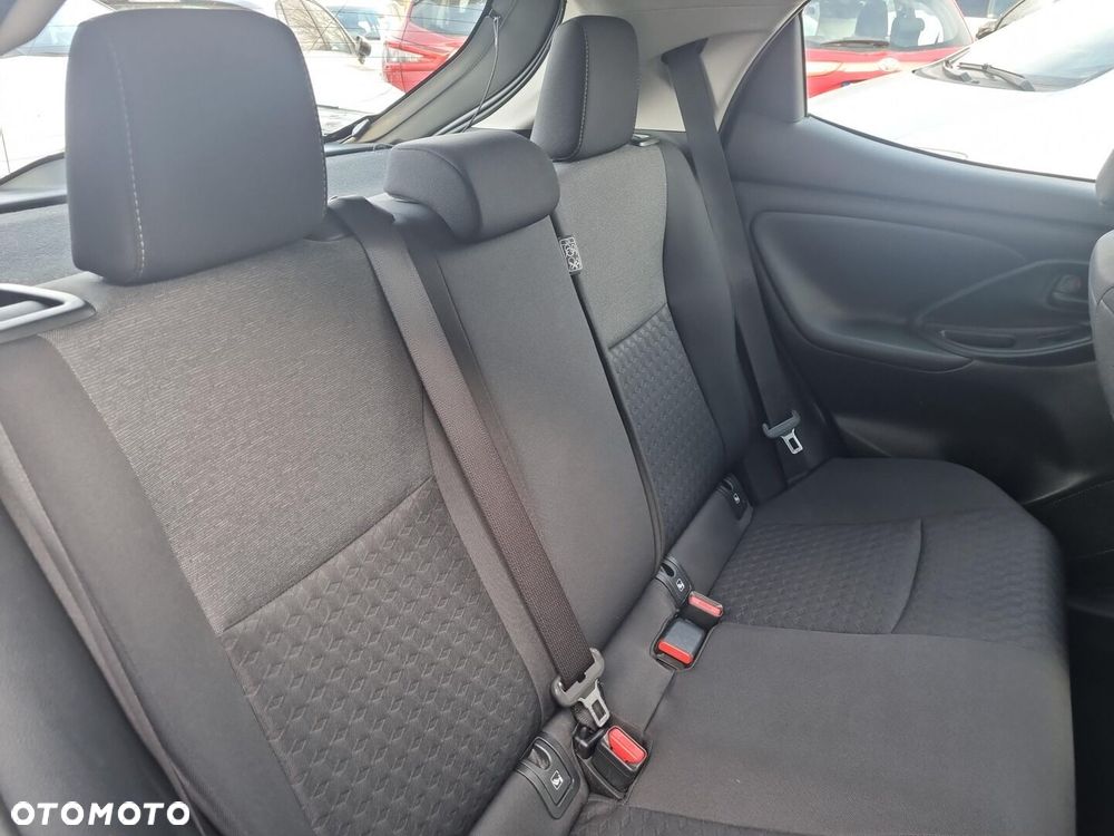 Toyota Yaris - 12