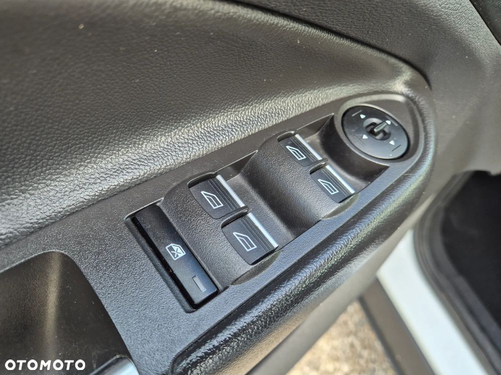 Ford Kuga 2.0 TDCi 2x4 Trend - 10