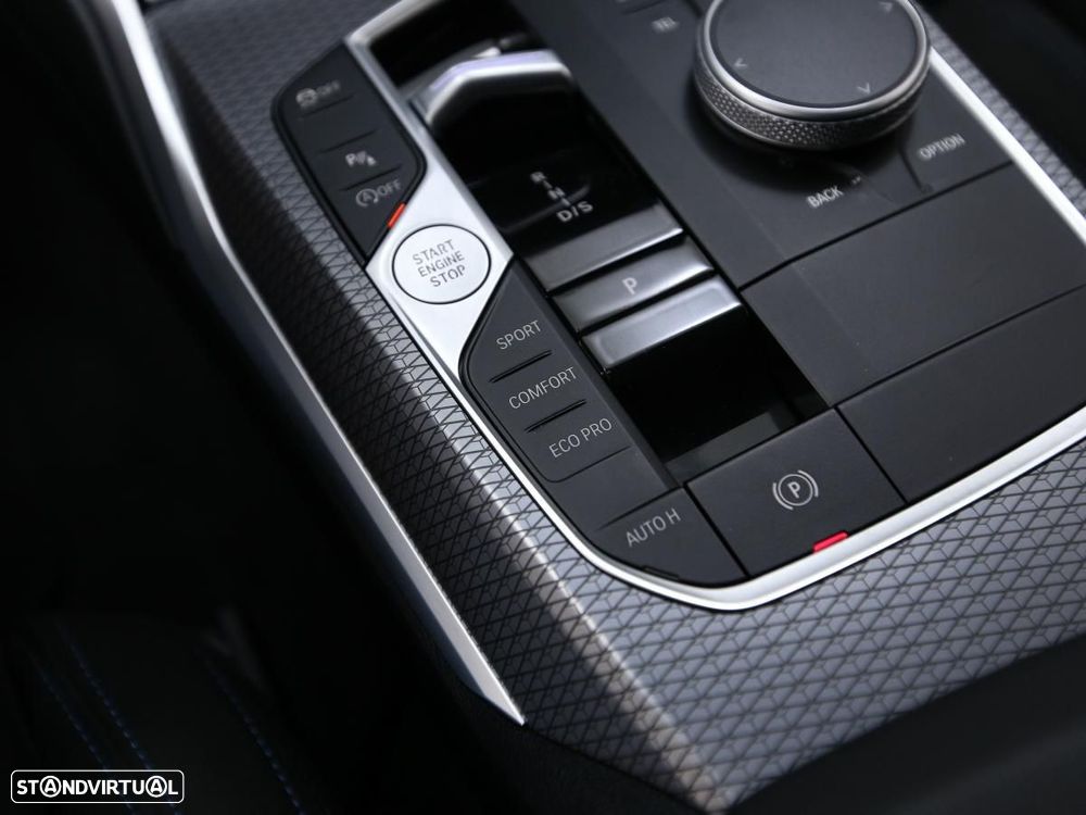 BMW 330 i xDrive Aut. - 24