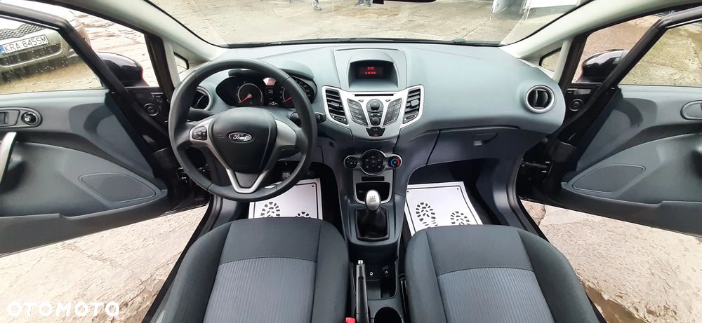 Ford Fiesta - 34