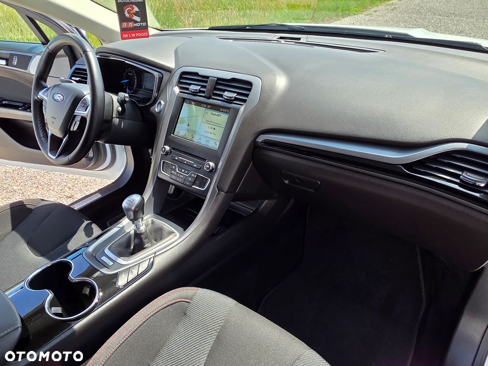 Ford Mondeo 1.5 EcoBoost ST-Line - 19