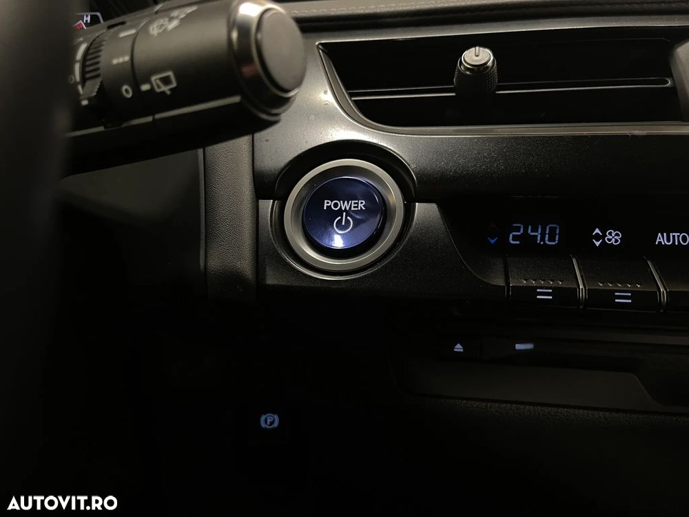 Lexus UX 250h FWD Business - 20