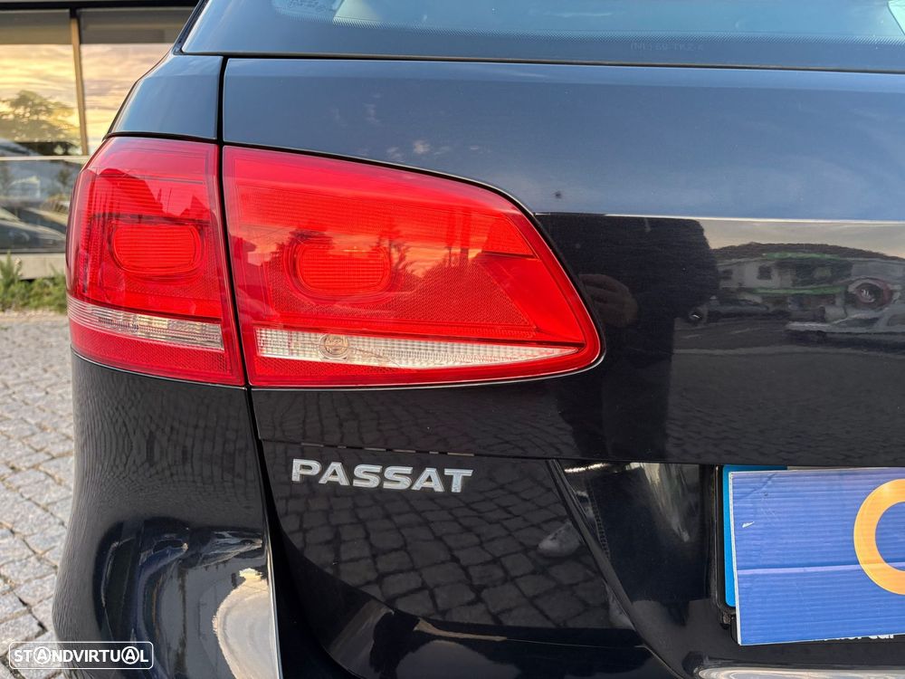 VW Passat Variant 1.6 TDI Confortline BlueMotion - 16