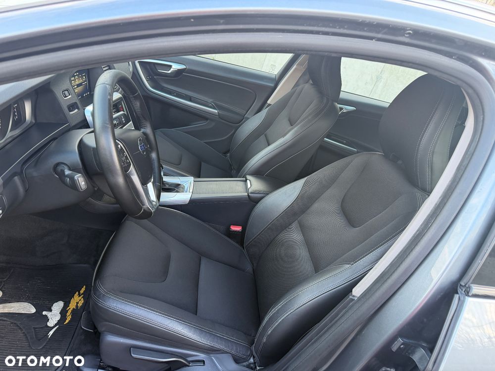 Volvo V60 D4 Geartronic Summum - 12