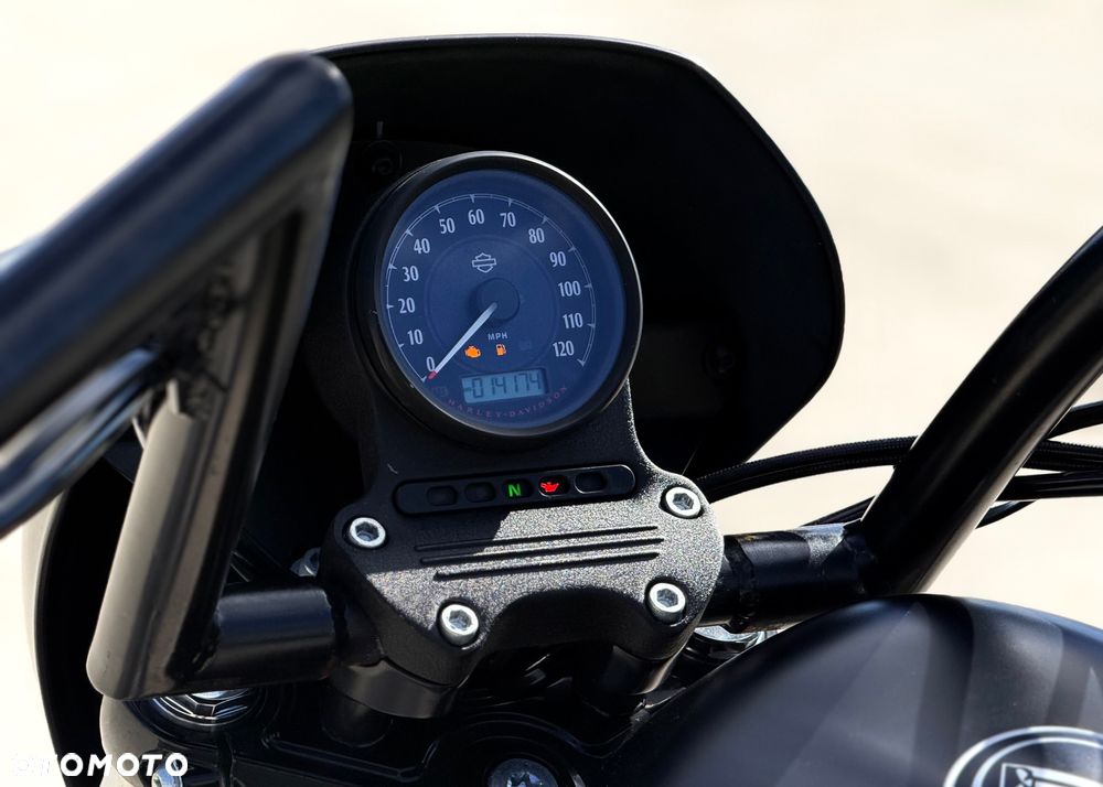 Harley-Davidson Sportster Iron 1200 - 15