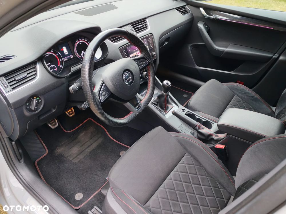 Skoda Octavia 2.0 TSI RS - 5