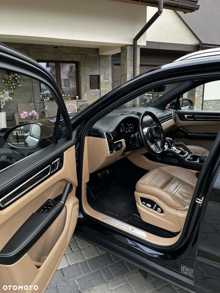 Porsche Cayenne S - 3