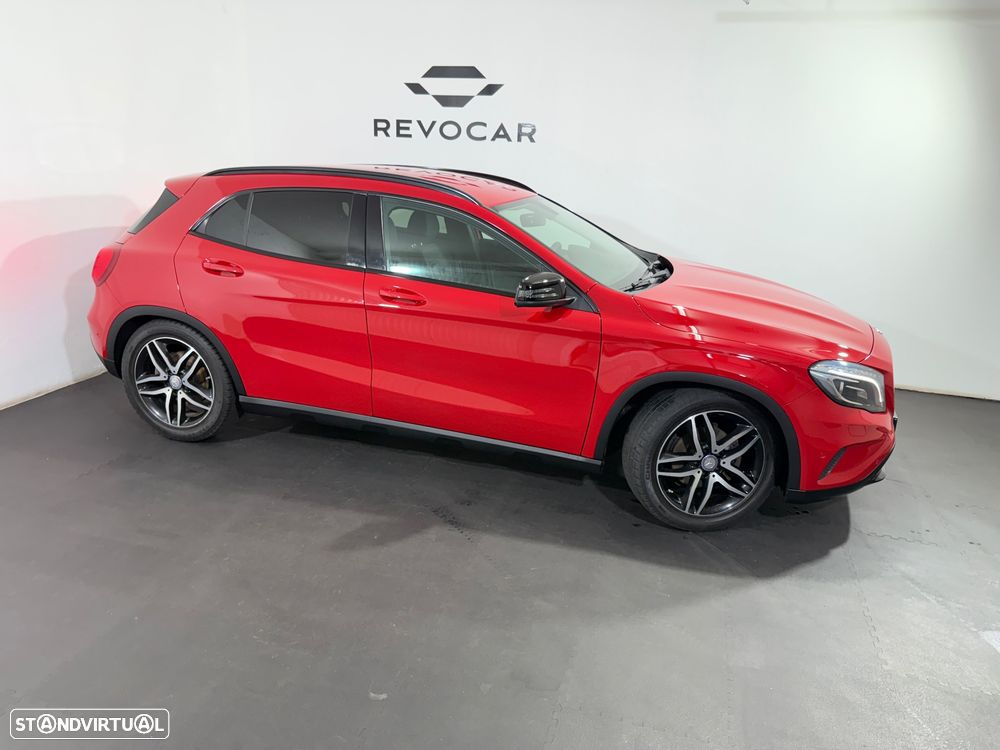 Mercedes-Benz GLA 180 d AMG Line - 4