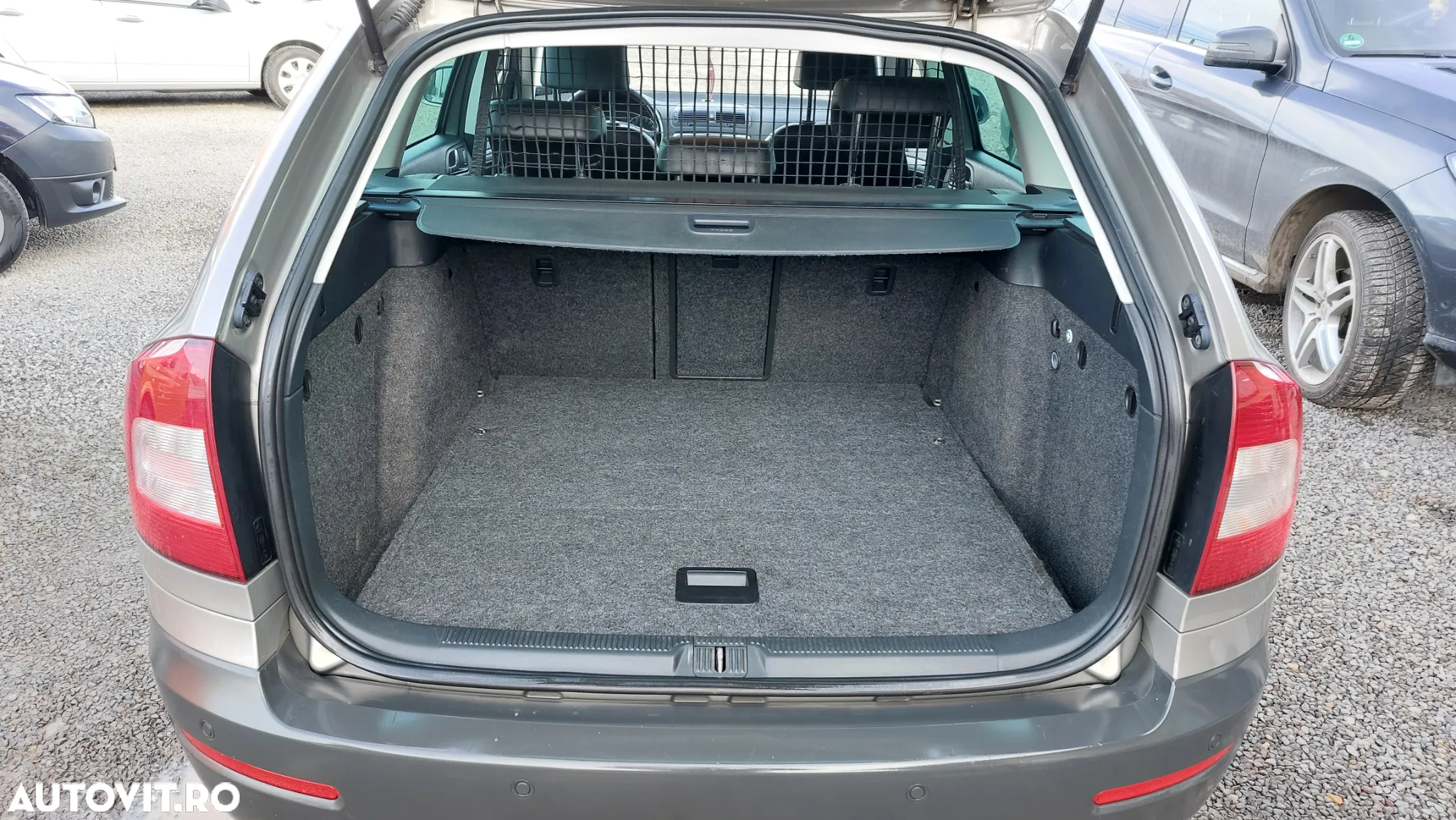 Skoda Octavia Combi 2.0 TDI DPF Scout 4x4 - 12