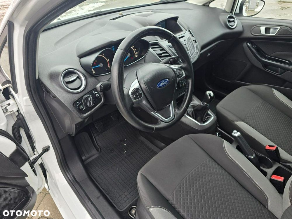Ford Fiesta - 35