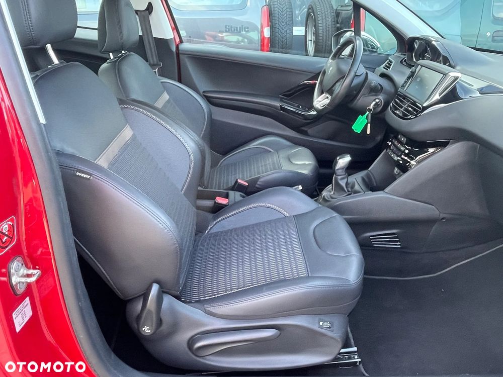 Peugeot 208 PureTech 110 Stop & Start Allure - 14