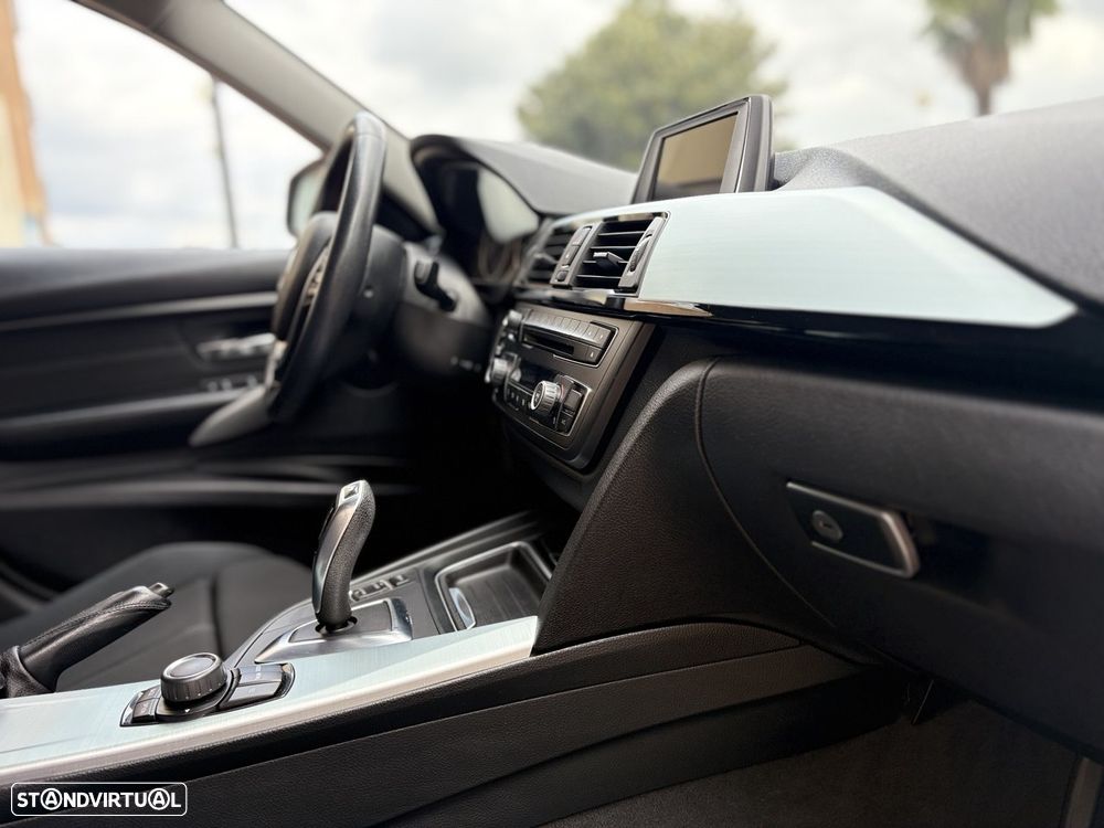 BMW 318 d Auto Line Sport - 20