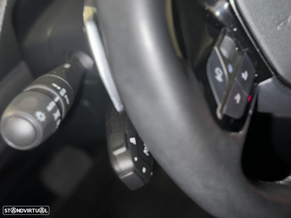 Peugeot 2008 1.2 PureTech Allure Pack EAT8 - 17