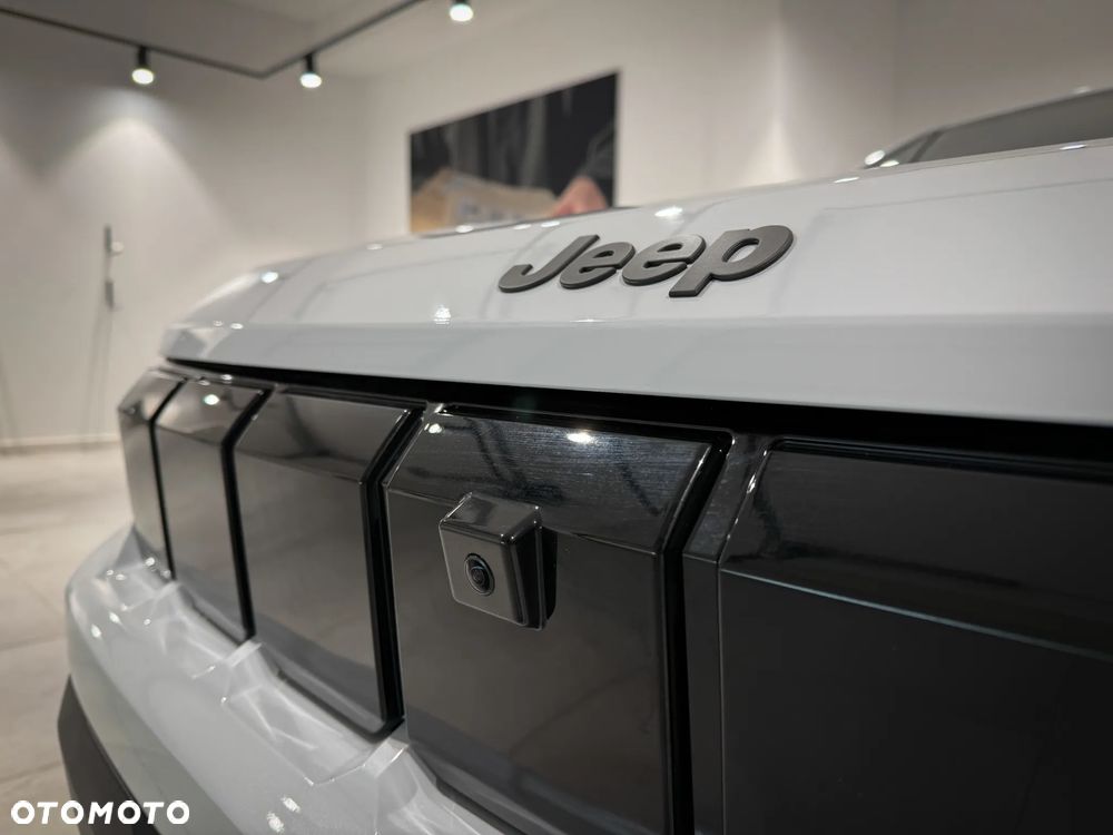 Jeep Compass 73.7kWh Altitude FWD - 16