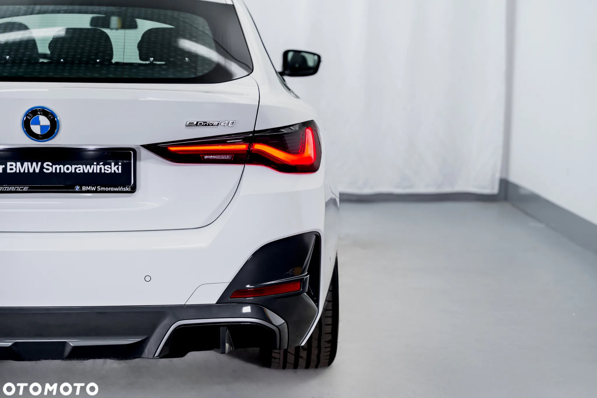 BMW i4 - 12