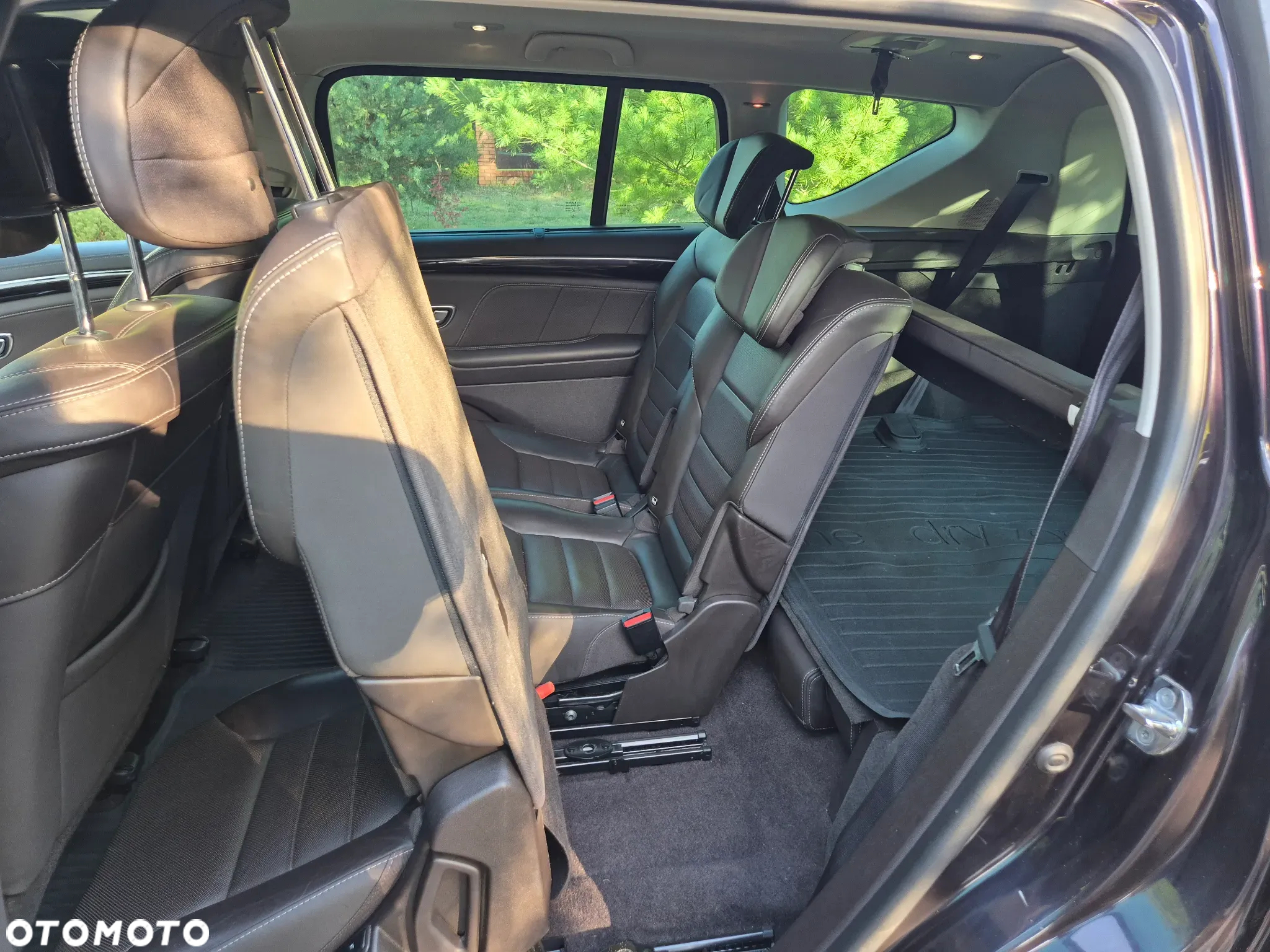 Renault Espace 1.6 dCi Energy Initiale Paris EDC 7os - 16
