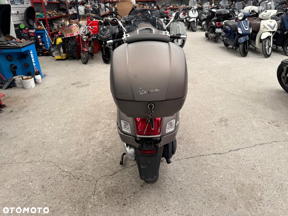 Vespa GTS - 7