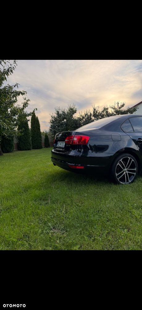 Volkswagen Jetta - 3