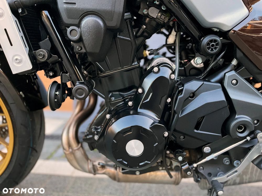 Kawasaki Z - 8