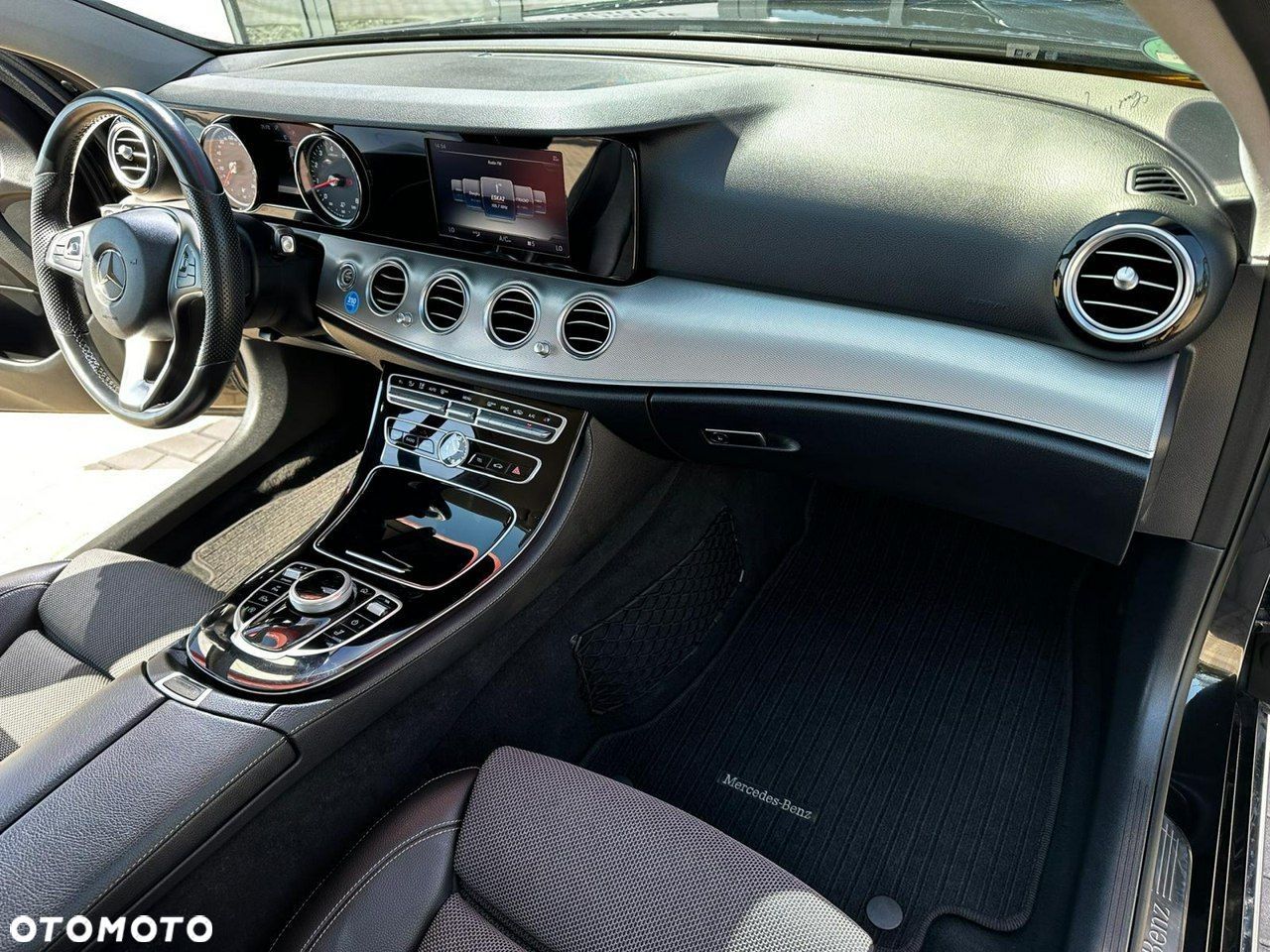 Mercedes-Benz Klasa E 200 T 9G-TRONIC Avantgarde - 15