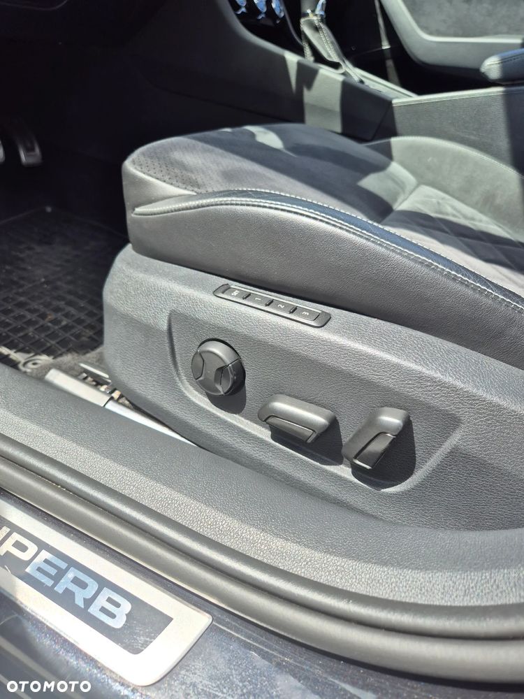 Skoda Superb 1.5 TSI Sportline DSG - 35