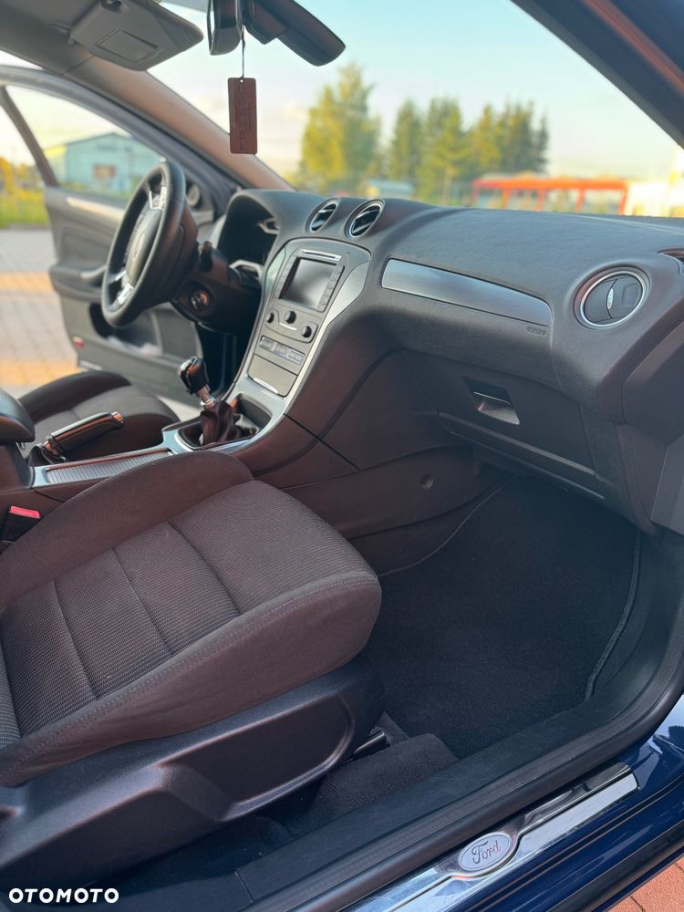 Ford Mondeo 2.0 TDCi Ghia - 19