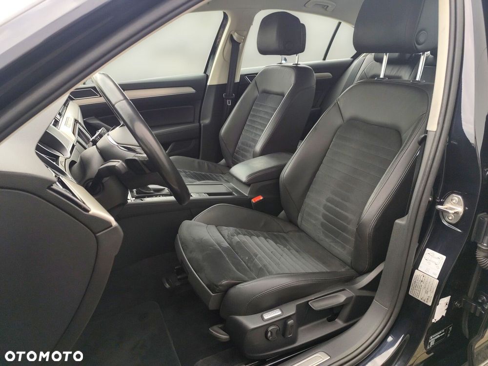 Volkswagen Passat - 11