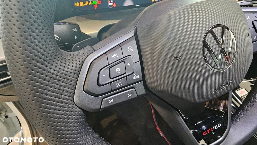 Volkswagen Golf - 21
