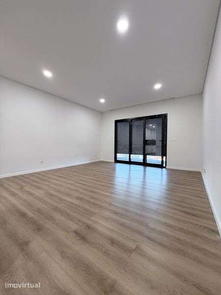 T1 semi novo para arrendamento em Famoes, Odivelas - Grande imagem: 5/7