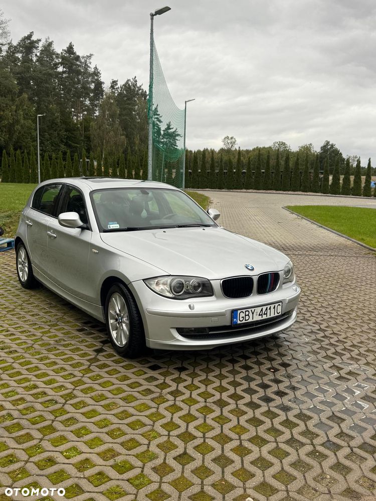 BMW Seria 1 116I 2009 photo 3