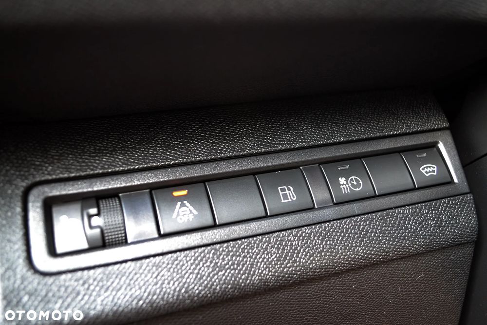 Peugeot 3008 1.6 PureTech Hybrid PHEV Allure Pack S&S EAT8 - 34