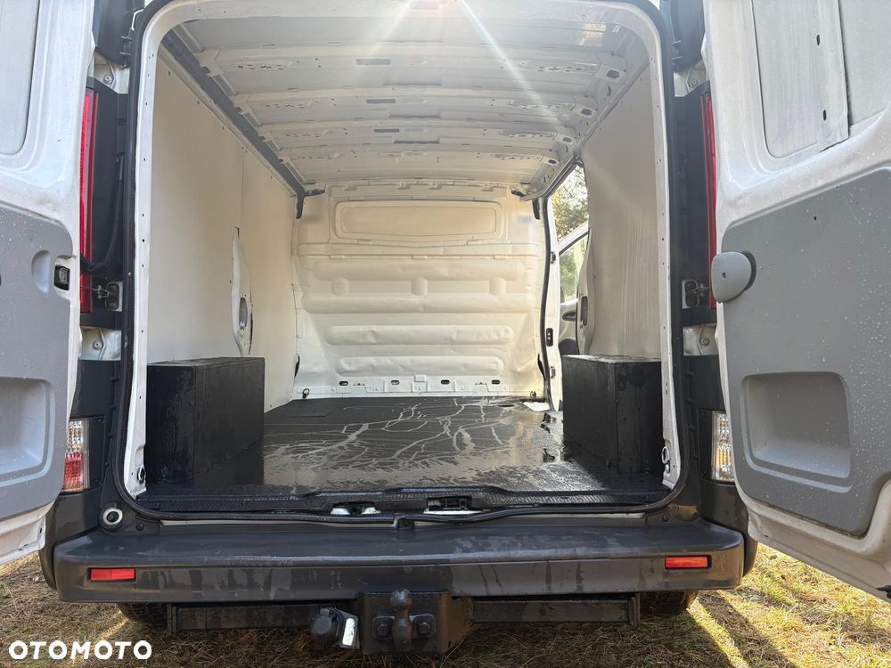 Opel Vivaro - 11