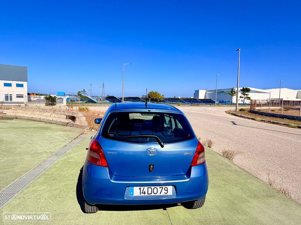 Toyota Yaris 1.4 D-4D Sol AC+VSC - 32