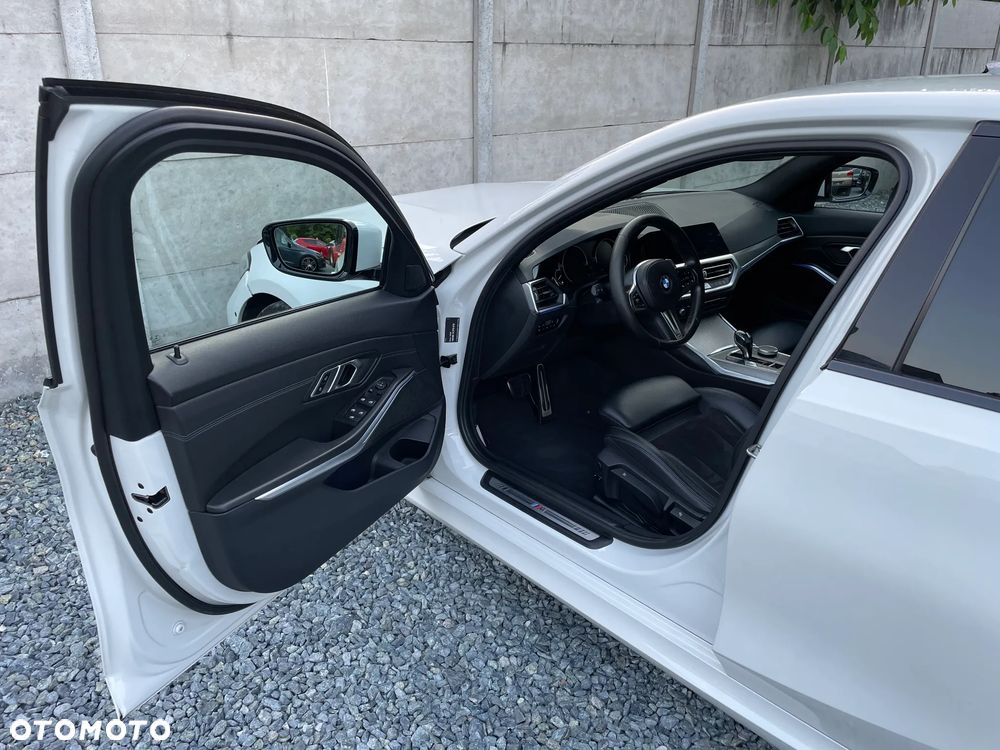 BMW Seria 3 320d Edition M Sport Shadow - 13