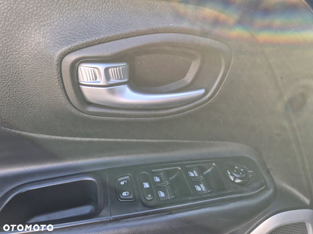 Jeep Renegade 1.4 MultiAir Longitude - 31