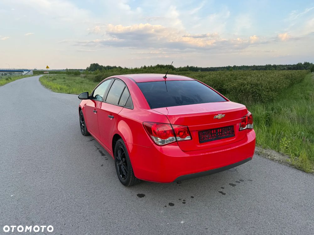 Chevrolet Cruze 1.6 LS - 3