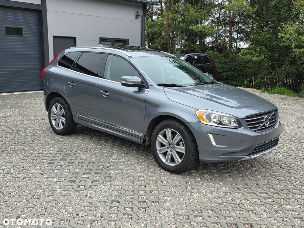 Volvo XC 60 T5 AWD Drive-E Momentum - 2